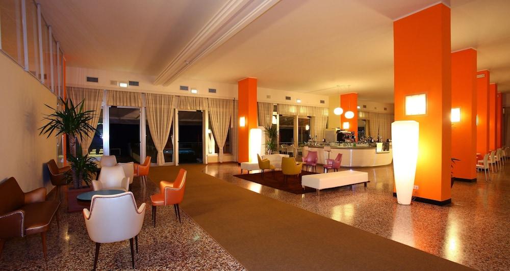 Hotel Astor Лідо-ді-Єзоло Екстер'єр фото